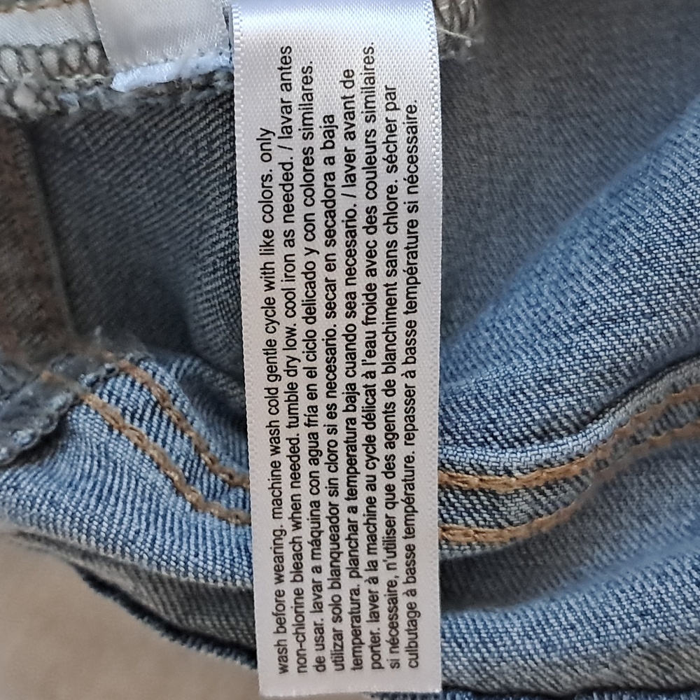 Eloquii Classic Split Leg Jeans. Size 14. Medium Wash. - Picture 14 of 15